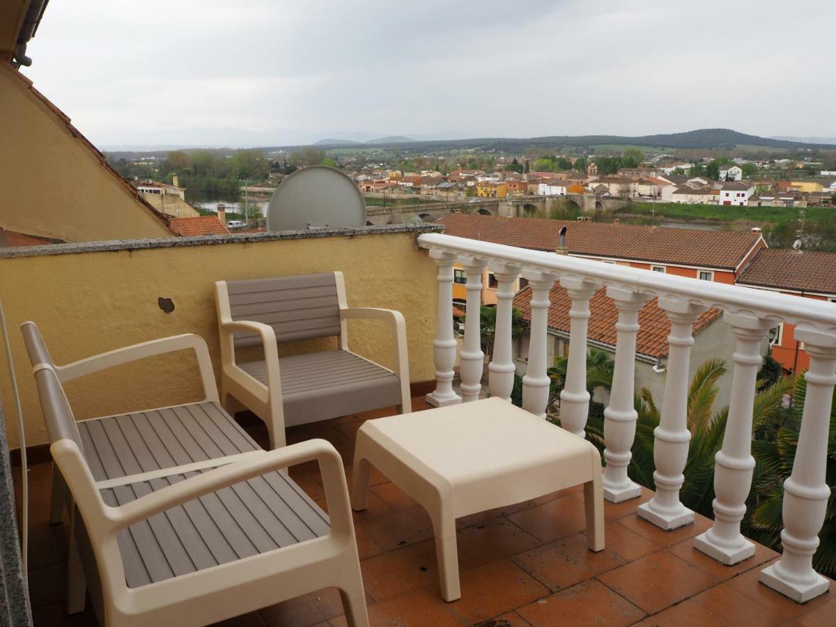 El Cerezo Villa Ciudad-Rodrigo Exteriör bild