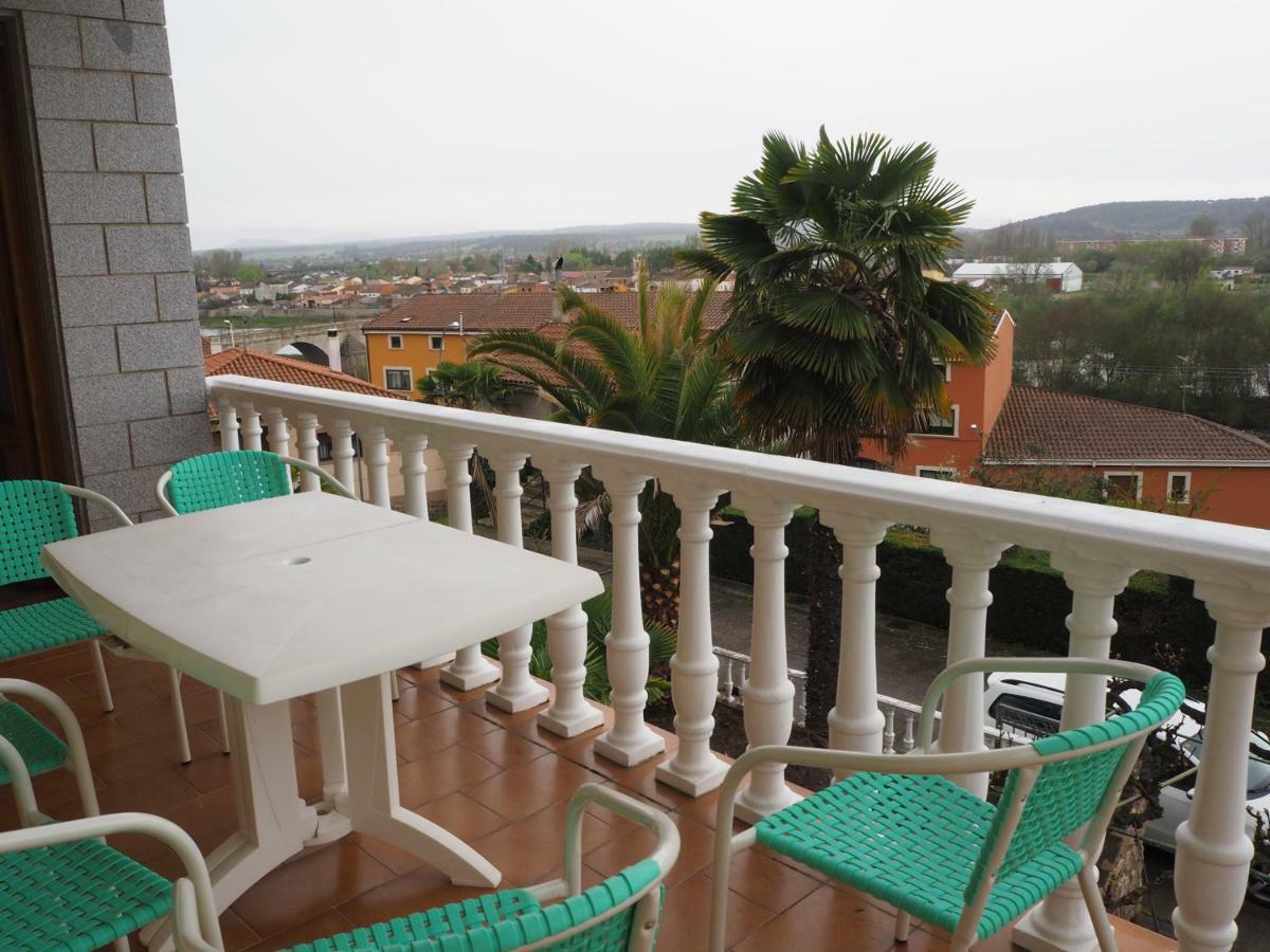 El Cerezo Villa Ciudad-Rodrigo Exteriör bild
