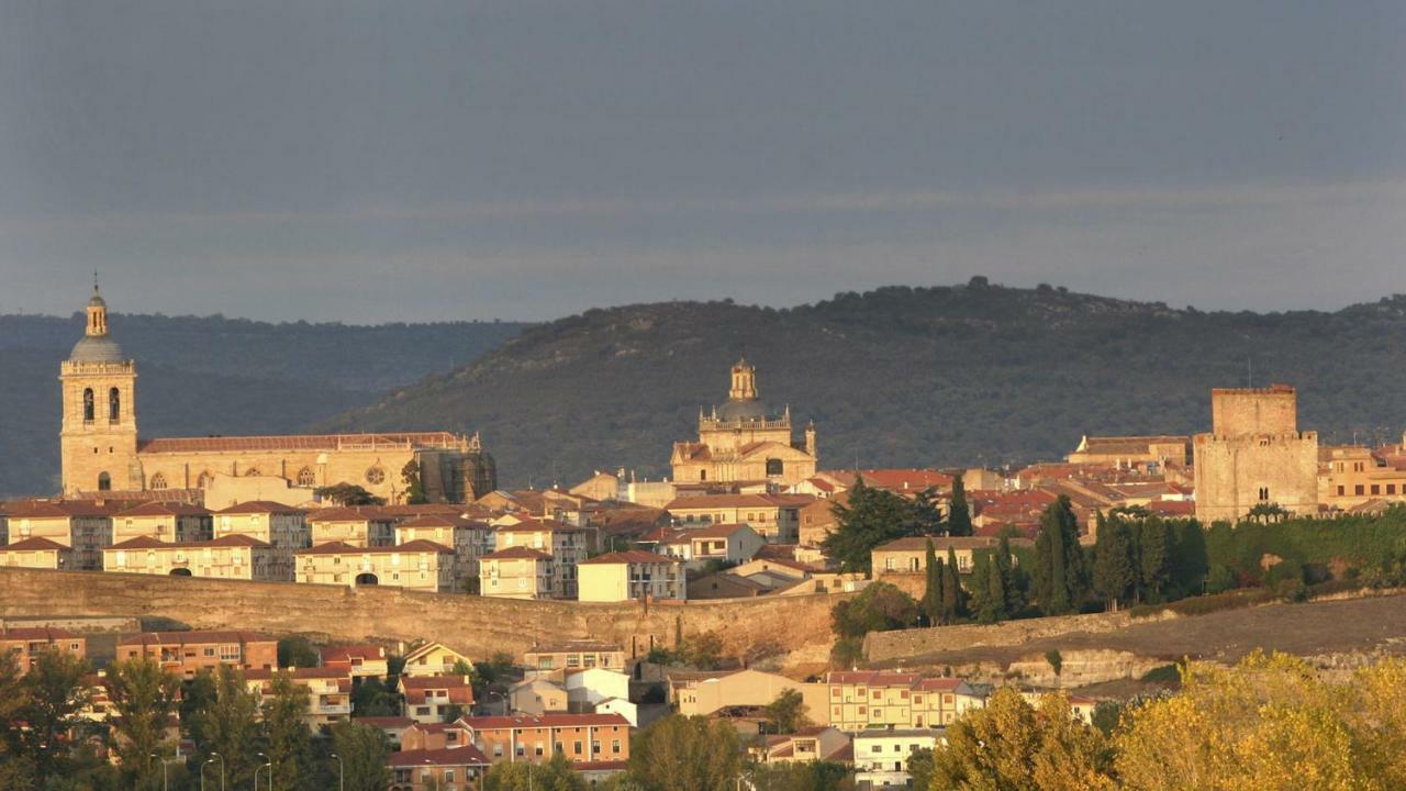 El Cerezo Villa Ciudad-Rodrigo Exteriör bild